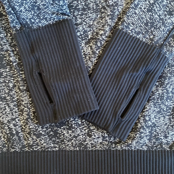 ❤️ Lululemon Rest Less Pullover Half Zip Black / White Size 6 NWOT - Picture 7 of 9